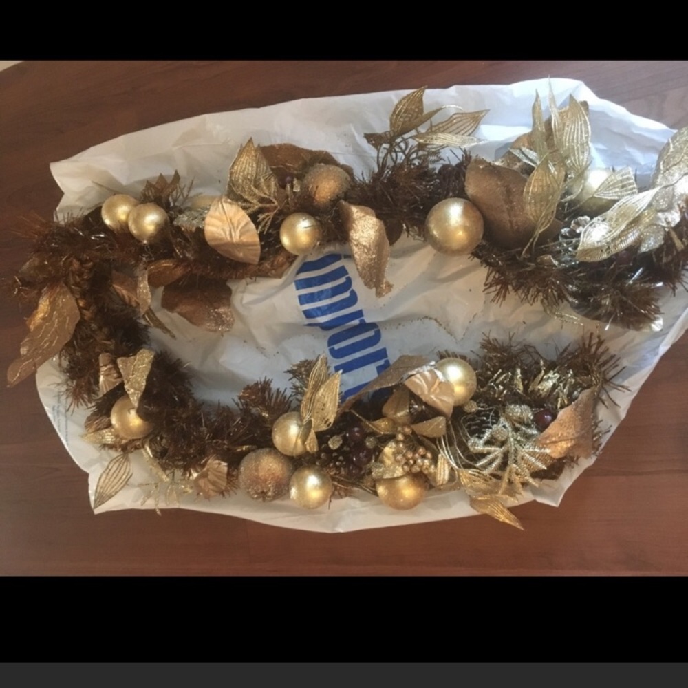 NW PIER 1 GOLD GARLAND 69”
